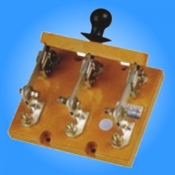 HD11 knife switch